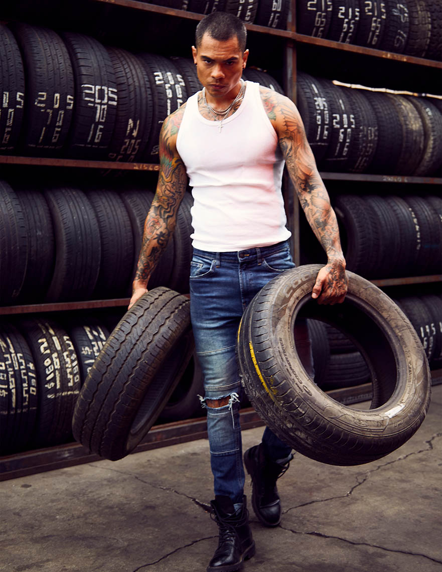 Lk1_SexyCarShoot_ABookOf_Slay_0060_RT